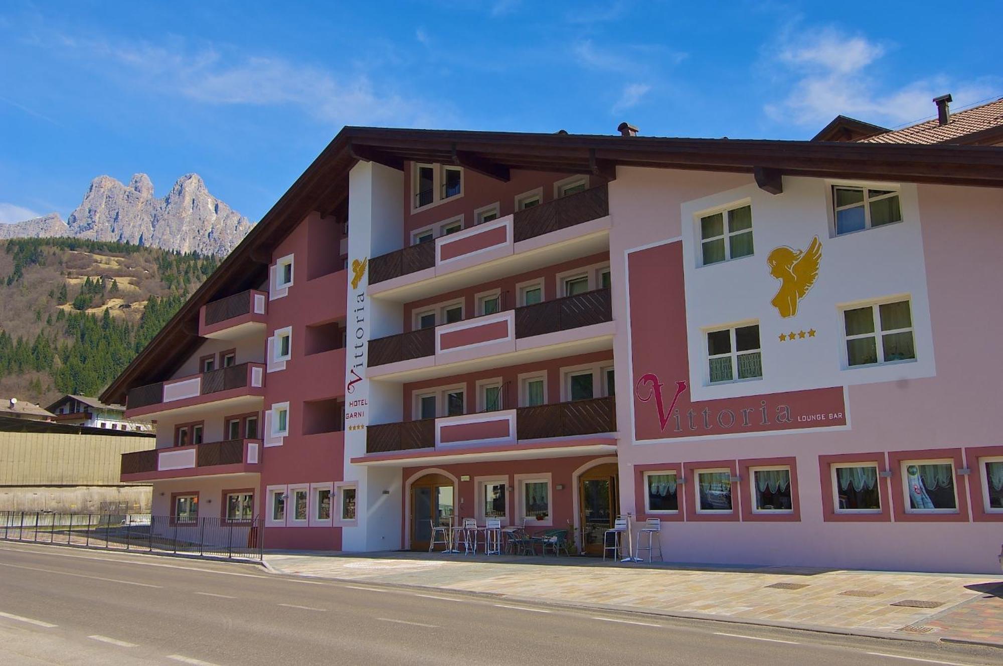 Hotel Garni Vittoria Fiera Di Primiero Bagian luar foto