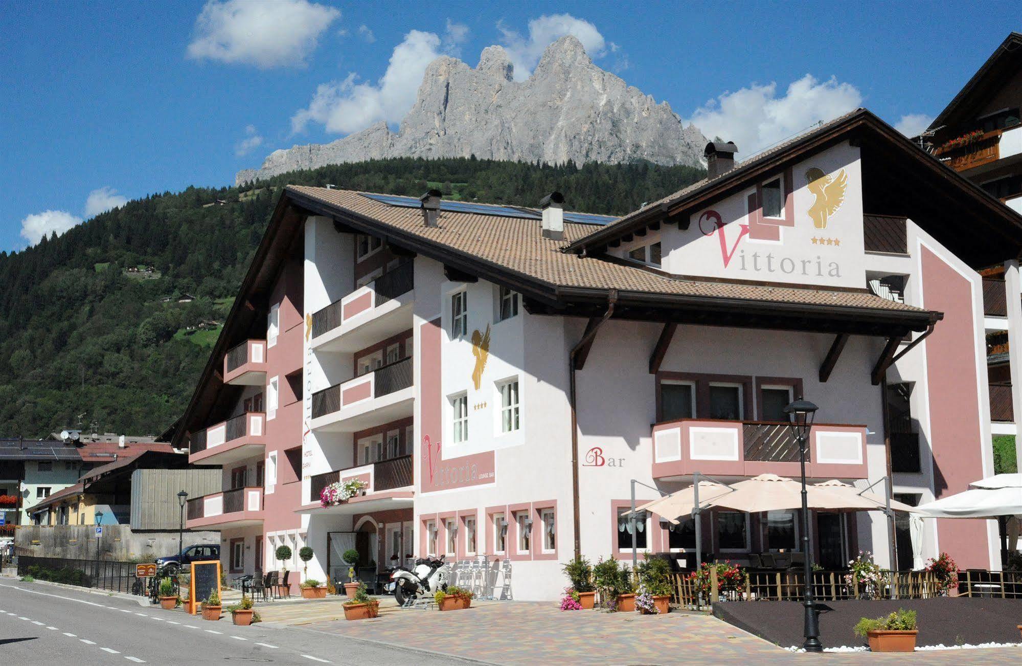 Hotel Garni Vittoria Fiera Di Primiero Bagian luar foto